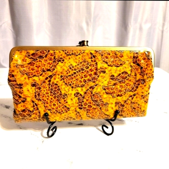 HOBO The Original Autumn Paisley Embossed Pattern 'Lauren' Wallet/Clutch - Picture 7 of 10